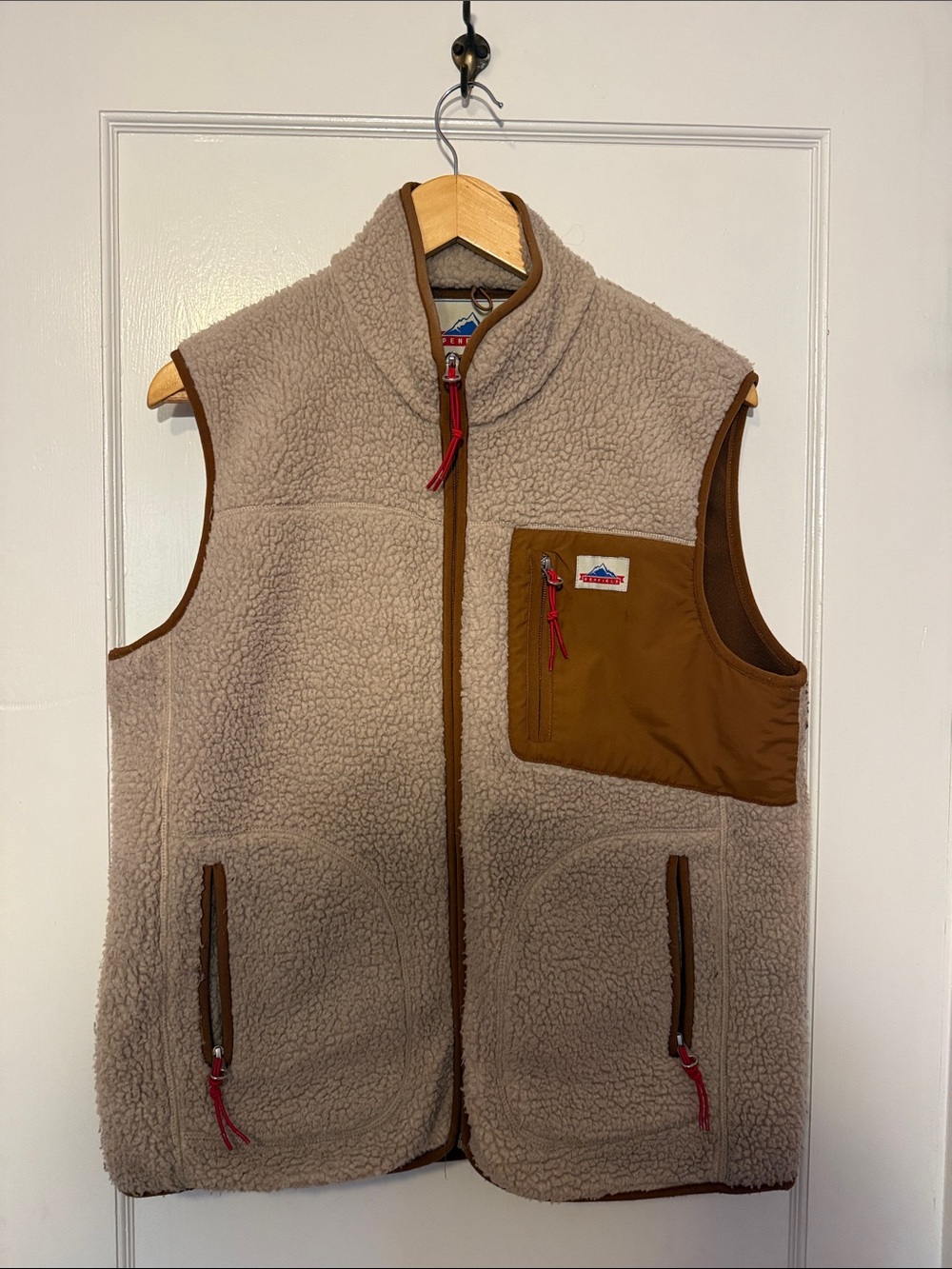 Madewell Penfield Beige Sherpa Fleece Vest with Brown Chest Pocket